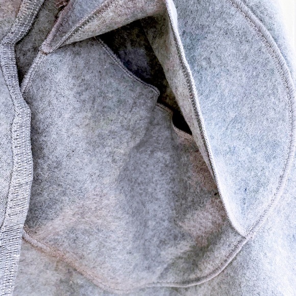 Women’s One-Size Fit-All Shawl Vest - Picture 5 of 5